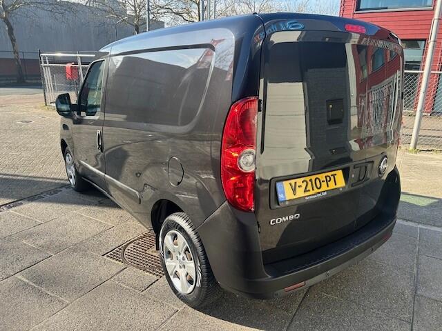 Opel COMBO 1.3 CDTi L1H1 Edition AIRCO I MULTIMEDIA I BETIMMERING LAADRUIMTE I 1e EIGENAAR