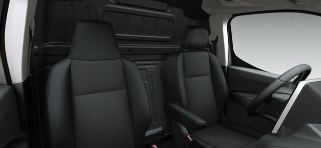 Opel COMBO Combo-e L1 50 kWh 136 PK | Houten afwerking laadruimte | Exterieur Pakket | NAVI | Carplay | Parkeersensoren achter | Licht- en regensensor | Elektrisch inklapbare spiegels | Comfortstoel bestuurder | Lederen stuurwiel met stuurwielbediening | Stuurverwar