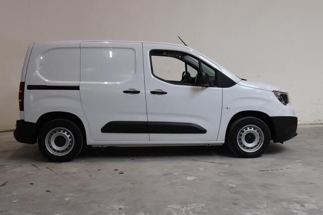 Opel COMBO 102pk L1H1 Navi Apple Carplay/Android Auto Trekhaak Cruise Control Airco Parkeersensoren