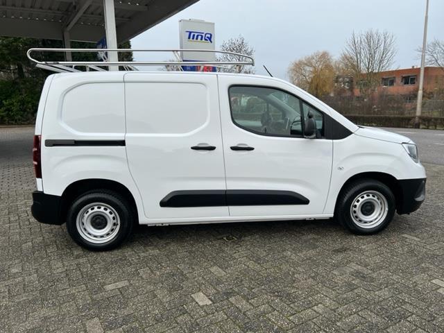 Opel COMBO 1.5D L1H1 Edition NAVI, TREKHAAK, IMPERIAAL.