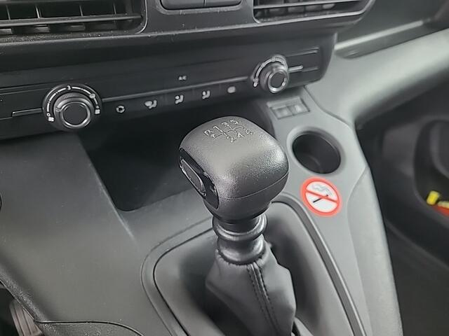 Opel COMBO 1.5D L1H1 Standaard (102 PK) 1e-Eig. & Dealer-Onderh. BOVAG-Garantie. NL-Auto. Trekhaak, Cruisecontrol, Parkeersensoren, Bluetooth, Airco