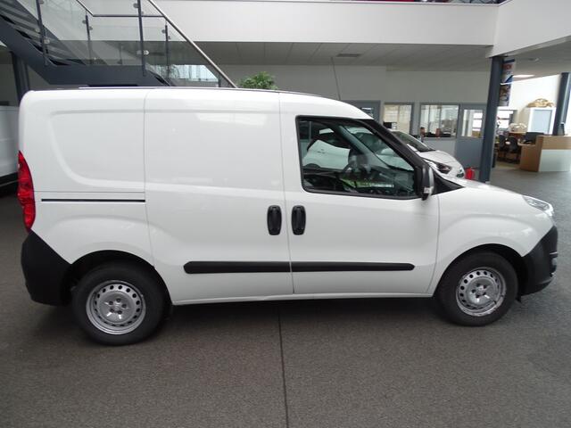 Opel COMBO 1.3 CDTi L1H1 Edition Airco, Cruise, Trekhaak, etc.