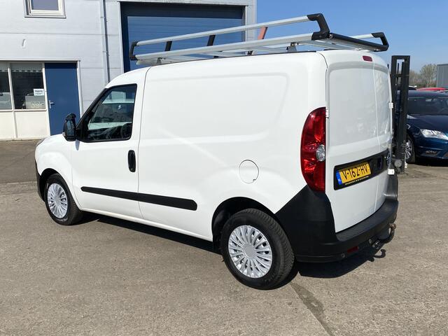 Opel COMBO 1.3 CDTi L1H1 Edition, EURO 6, AIRCO, CRUISE CONTROL, SCHUIFDEUR RECHTS, PARKEERSENSOREN, IMPERIAAL, BLUETOOTH-RADIO-CD-MP3-USB-AUX, ELEK-RAMEN, AIRBAGS, CENT-VERGRENDELING, TREKHAAK, 2E EIGENAAR