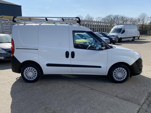 Opel COMBO 1.3 CDTi L1H1 Edition, EURO 6, AIRCO, CRUISE CONTROL, SCHUIFDEUR RECHTS, PARKEERSENSOREN, IMPERIAAL, BLUETOOTH-RADIO-CD-MP3-USB-AUX, ELEK-RAMEN, AIRBAGS, CENT-VERGRENDELING, TREKHAAK, 2E EIGENAAR