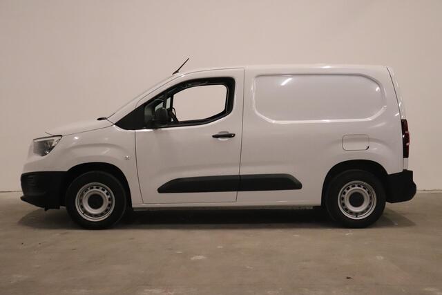 Opel COMBO 1.5D 102pk L1H1 3-zits Navigatie Trekhaak Airco Parkeer sensoren Betimmering