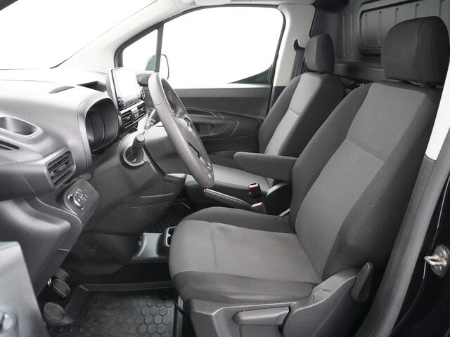 Opel COMBO 1.5D 102PK L1H1 Airco Apple Carplay Android Auto Navi Cruise Control DAB Pdc Armsteun Bluetooth Edition Betonplex Vloer Lat om Lat Betimmering Schuifdeur Edition+ Pack 1e Eigenaar