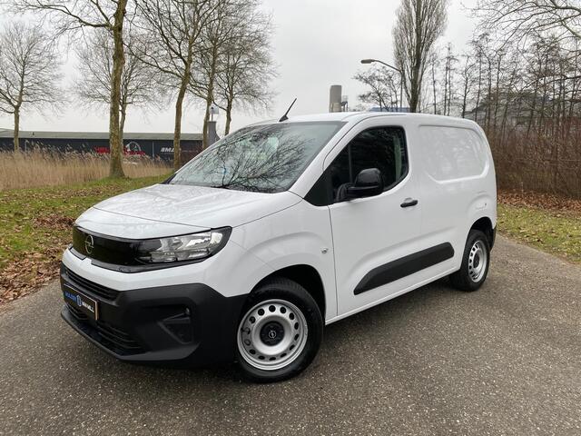Opel COMBO L1 1.5 BlueHDi 100pk | 3-zits | Houten afwerking laadruimte | NAVI | Multimedia | Apple Carplay | Android Auto | Dode hoek detectie | Inklapbare spiegels | Achteruitrijcamera | Parkeersensoren voor en achter | Digital cockpit | Stuurwielbediening | Mistla