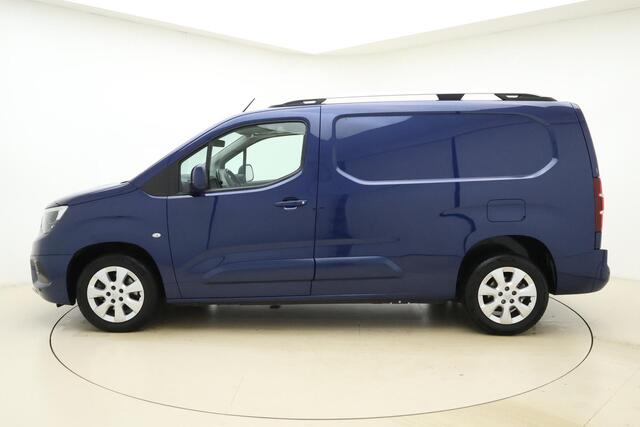 Opel COMBO 1.5D L2H1 Innovation 130 PK | Navigatie | Climate control | Dakrails | Trekhaak | Verlengd | Lichtmetalen velgen | Camera | Dodehoekdetectie