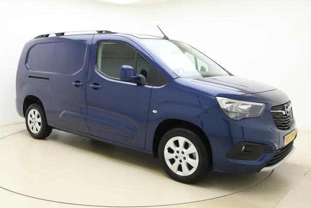 Opel COMBO 1.5D L2H1 Innovation 130 PK | Navigatie | Climate control | Dakrails | Trekhaak | Verlengd | Lichtmetalen velgen | Camera | Dodehoekdetectie