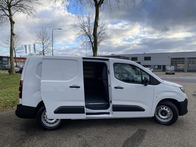 Opel COMBO Electric L2 50 kWh 136pk | ACTIE | 8 jaar garantie | Multimedia | Apple Carplay | Android Auto | Achteruitrijcamera | Parkeersensoren achter | Digital cockpit | Stuurwielbediening | Bestuurdersstoel comfort | van ¤30.675 voor ¤25.975 ex. BTW rijklaar