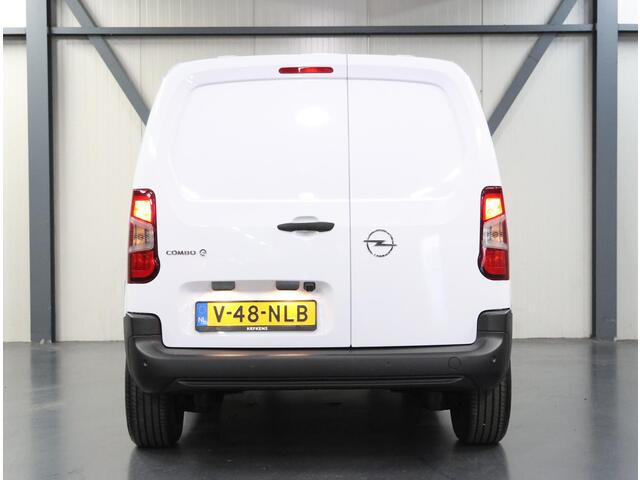 Opel COMBO Electric 136PK L1 50kWh | Airco | Armsteun | Camera | Cruise Control | Laadvloer+ Betimmering | Parkeersensoren | DAB Radio |