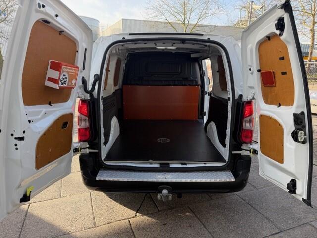 Opel COMBO 1.5D L2H1 Edition AIRCO I NAVI I TREKHAAK I PDC I APPLE CARPLAY I 1e EIGENAAR I COMPETE ONDERHOUDSHISTORIE