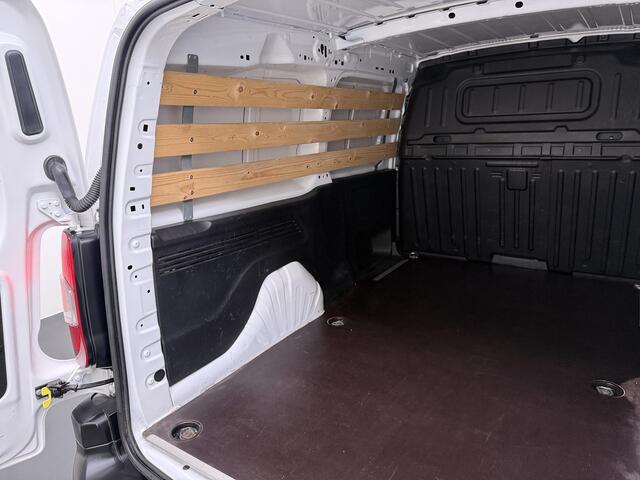 Opel COMBO 1.5D L2H1 102PK, Trekhaak, Navigatie, Cruise Control, NIEUWSTAAT