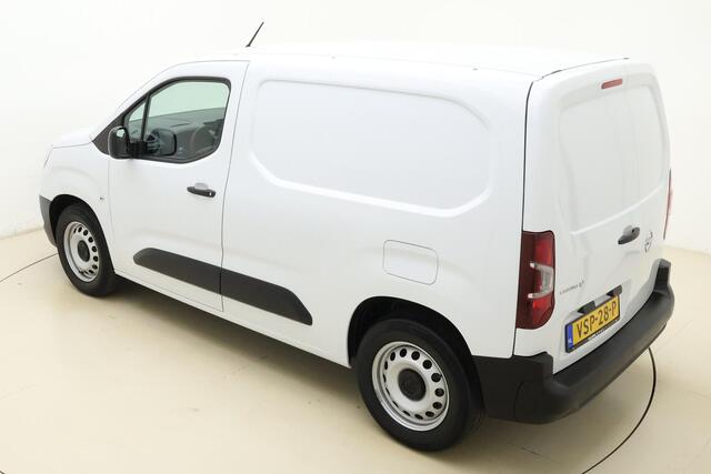 Opel COMBO Combo-e L1H1 Edition 50 kWh | Airco | Cruise control | Zijschuifdeur rechts | Mistlampen voor | Electrische handrem | Weinig kilometers