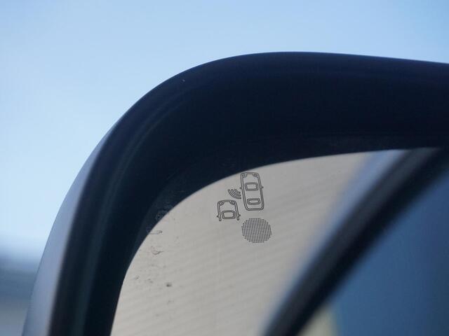 Opel COMBO TECH L1 50kWh | 8 jaar garantie | navigatie | Apple Carplay | camera | digitale binnenspiegel | parkeersensoren v/a | dodehoekdetectie | bumpers in kleur | Climate Control | etc.