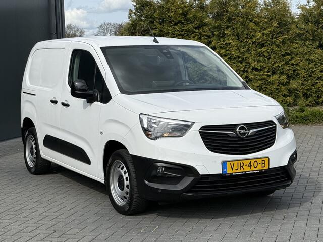 Opel COMBO 1.5D 100 PK / L1H1 / 1e EIG. / TREKHAAK / AIRCO / CRUISE / CAMERA / INRICHTING / NAVI