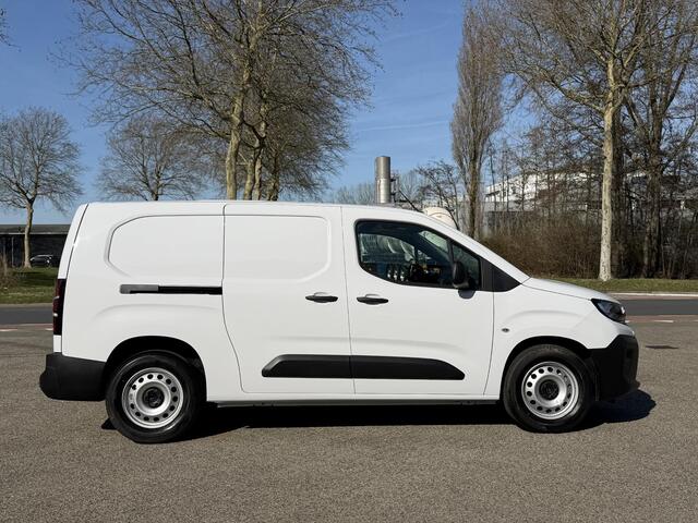 Opel COMBO Electric L2 50 kWh 136pk | 8 jaar garantie | 2-zits | Houten afwerking laadruimte | Warmtepomp | ECO LED koplampen | Verwarmbare voorstoelen | Multimedia | Draadloze Apple Carplay en Android Auto | Achteruitrijcamera | Parkeersensoren voor en achter | Dig