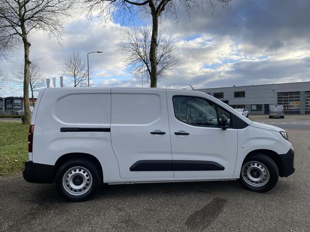Opel COMBO Electric L2 50 kWh 136pk | 8 jaar garantie | 0% financial lease | 2-zits | Multimedia | Draadloze Apple Carplay | Android Auto | Achteruitrijcamera | Parkeersensoren achter | Digital cockpit | Stuurwielbediening | Bestuurdersstoel comfort | van ¤30.714 vo