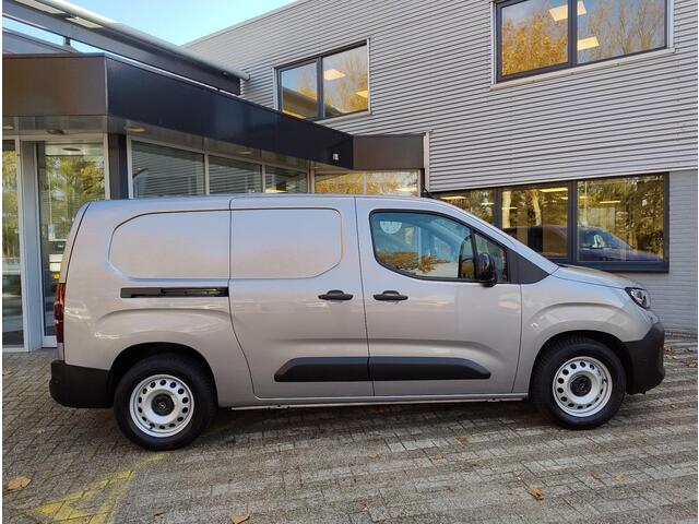 Opel COMBO Electric L2 50kWh 136pk | ACTIE | 0% financial lease | 8 jaar garantie | 2-zits | Houten afwerking laadruimte | Surround View Pakket | Winter Pakket | ECO LED koplampen | Multimedia | Draadloze Apple Carplay en Android Auto | Achteruitrijcamera | Parkeersensoren voor en achter | Dode hoek detectie | Digital cockpit | Lederen stuur met bediening | Bestuurdersstoel comfort | Stoelverwarming | Stuurverwarming | Tweede sleutel met afstandsbediening | Trekhaak voorbereiding | Reservewiel en krik | van €33.815 voor €28.495 ex. BTW rijklaar