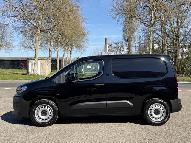 Opel COMBO Electric L1 50kWh 136pk | ACTIE | 0% financial lease | 8 jaar garantie | 2-zits | Houten afwerking laadruimte | Winter Pakket | ECO LED koplampen | Multimedia | Draadloze Apple Carplay en Android Auto | Achteruitrijcamera | Parkeersensoren achter | Digital cockpit | Lederen stuur met bediening | Stoelverwarming | Stuurverwarming | Tweede sleutel met afstandsbediening | Trekhaak voorbereiding | van €31.765 voor €26.695 ex. BTW rijklaar