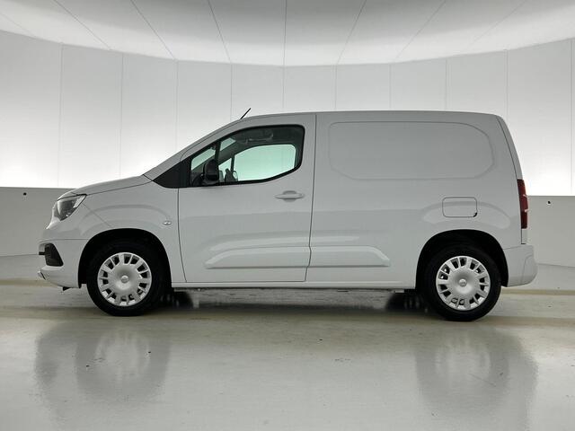 Opel COMBO 130pk L1 Automaat Apple Carplay Trekhaak Parkeersensoren Airco Cruise control 2-zits