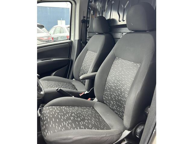 Opel COMBO 1.3 CDTi L2H1 Edition 95PK | Lengte 2 | NL AUTO | NAP | Airco | Navigatie | Bluetooth | Cruise Control | Parkeersensoren | APK tot 02-07-2027 |