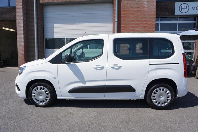 Opel COMBO TOUR 1.2 Turbo L1H1 Edition 5 PERSOONS - PARKEERSENSOREN - NAVI - APPLE CARPLAY / ANDROID - AIRCO - CRUISE - RIJSTROOKSENSOR - PARKEERHULP - 2X SCHUIFDEUR - DAB+ - BLUETOOTH - AUT. VERLICHTING