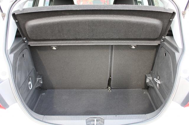 Opel CORSA 1.4 Edition