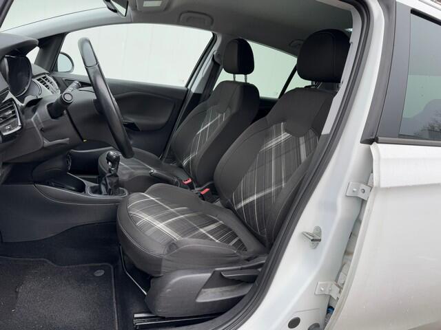 Opel CORSA 1.4 Color Edition met Navigatie via CarPlay, Stoel/Stuurverwarming, Dealer Onderhouden!