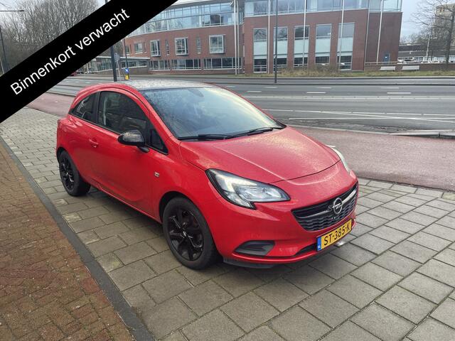 Opel CORSA 1.4 Black Edition | Navigatie | Trekhaak | Parkeersensoren achter