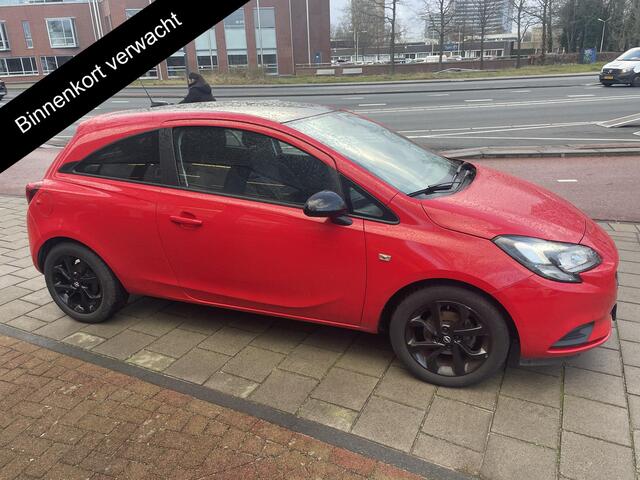 Opel CORSA 1.4 Black Edition | Navigatie | Trekhaak | Parkeersensoren achter