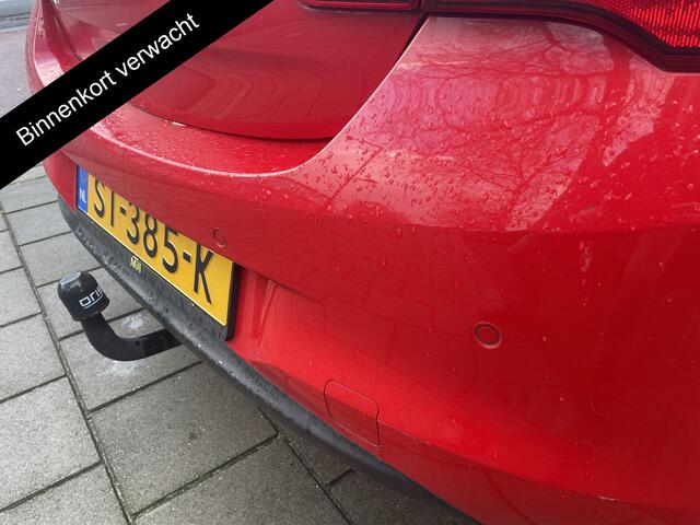 Opel CORSA 1.4 Black Edition | Navigatie | Trekhaak | Parkeersensoren achter