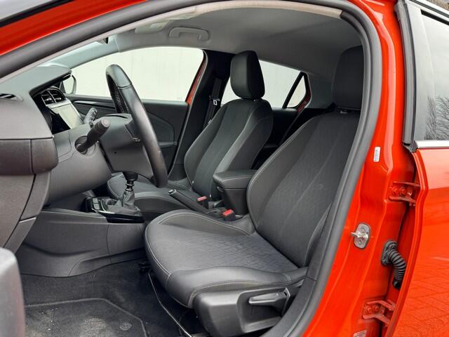 Opel CORSA 1.2 Turbo Elegance met Navigatie via CarPlay, Camera, Winterpakket, Dodehoek