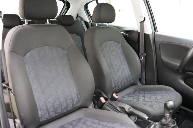 Opel CORSA 1.0 Turbo 120 Jaar Edition | Trekhaak | Climate control | Cruise-control | Camera achter | Stoel en stuur verwarming | Apple carplay Androiid auto |