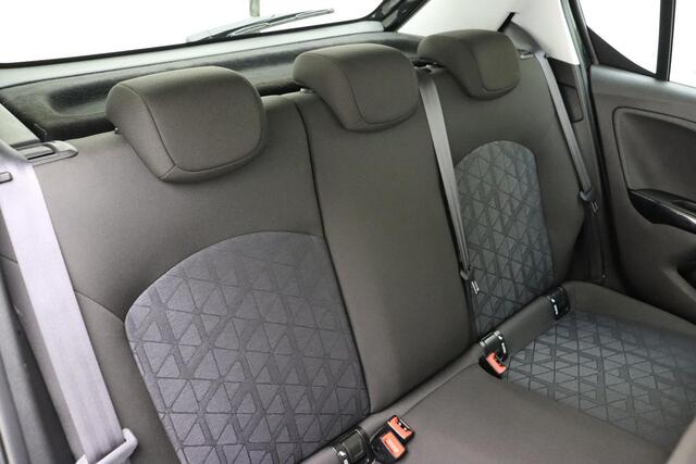 Opel CORSA 1.0 Turbo 120 Jaar Edition | Trekhaak | Climate control | Cruise-control | Camera achter | Stoel en stuur verwarming | Apple carplay Androiid auto |