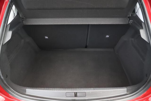 Opel CORSA 1.2 Elegance 102PK Virtual Cockpit Half Leder 17 inch Two Tone Keyless Navigatie Carplay Android Clima Cruise GS Line Look