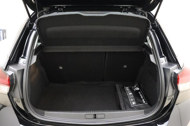 Opel CORSA 1.2 Turbo 100 PK | Camera | Parkeersensoren voor en achter | Navigatie via Apple Carplay | Cruise control | Dodehoek detectie | Bluetooth