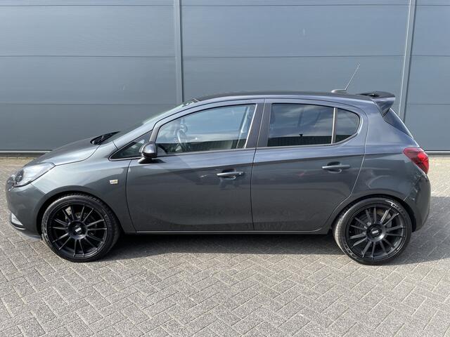 Opel CORSA 90pk Black Edition (Navigatie - Airco - Parkeersensoren - Apple Carplay - Cruise Controle - 18")