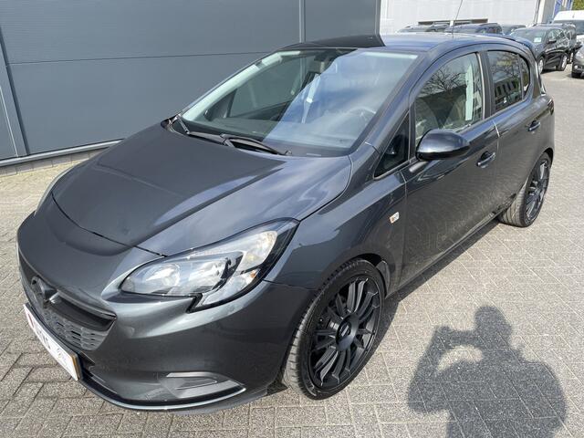 Opel CORSA 90pk Black Edition (Navigatie - Airco - Parkeersensoren - Apple Carplay - Cruise Controle - 18")