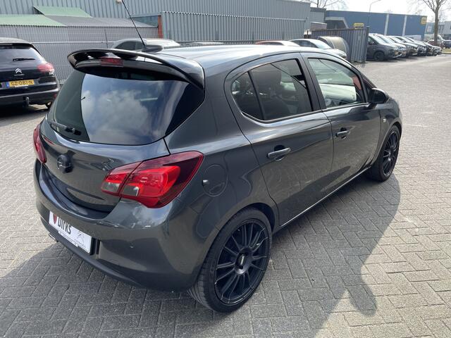 Opel CORSA 90pk Black Edition (Navigatie - Airco - Parkeersensoren - Apple Carplay - Cruise Controle - 18")