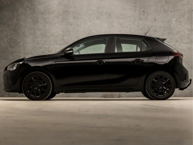 Opel CORSA 1.2 Black Edition Sport (APPLE CARPLAY, CRUISE, LANE ASSIST, SPORTSTOELEN, TREKHAAK, NIEUWE APK, NIEUWSTAAT)