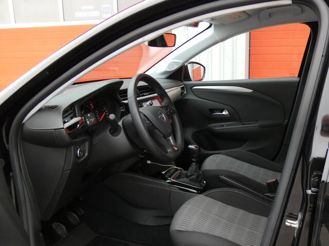 Opel CORSA 1.2 Edition/ lage km/ zeer mooi!