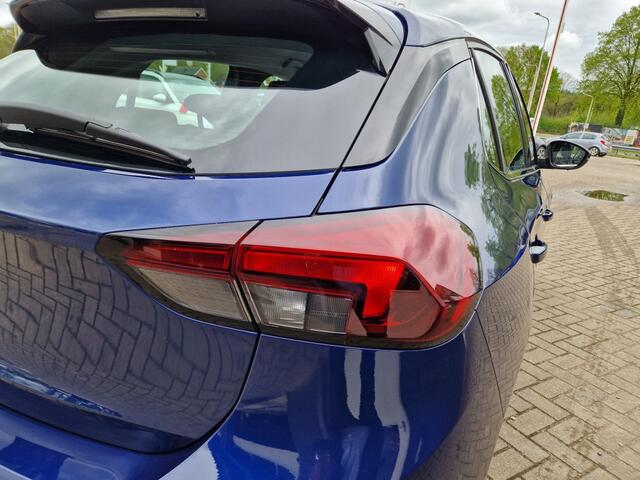 Opel CORSA 1.2i Innovation Sport 1/2 Leder Airco Cruise Apple Car Play