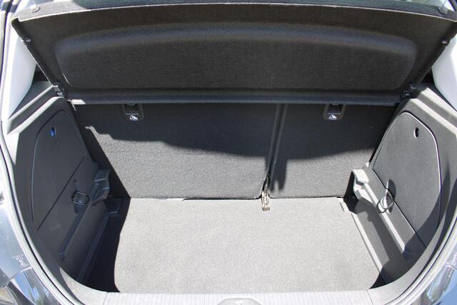 Opel CORSA 1.4 Favourite