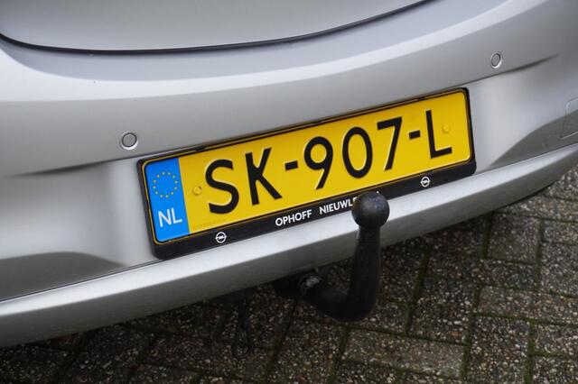 Opel CORSA 1.4 Online Edition / Trekhaak / Parkeersensoren / Navi / DAB+