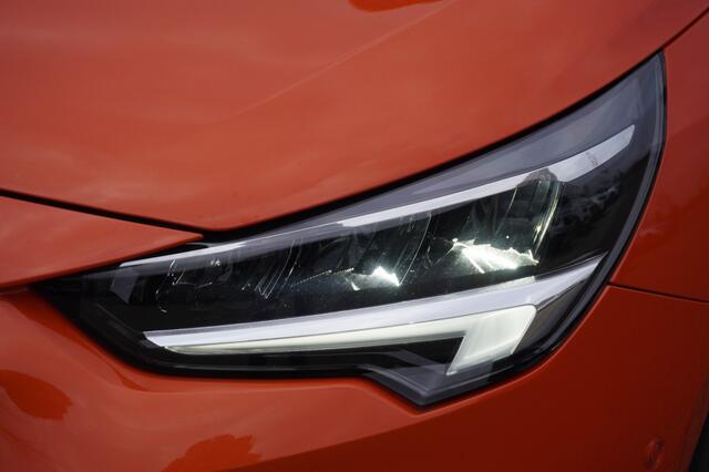 Opel CORSA 1.2 Turbo Elegance / Camera / Winterpakket / Navi Pro / LED