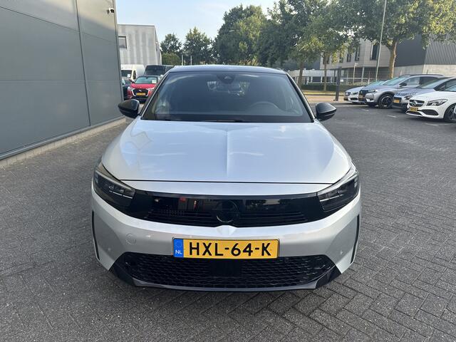 Opel CORSA 1.2 Turbo GS 100PK (All Seasons Banden - Camera - Navigatie - Automatische Airco - Apple Carplay - PDC V+A - Dodehoek Detectie)