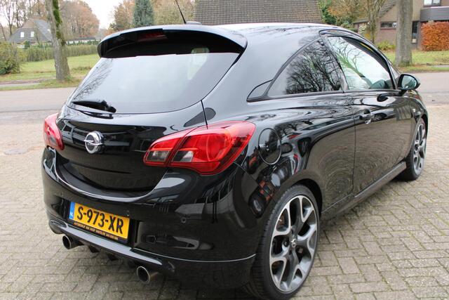 Opel CORSA 1.6 Turbo OPC LPG, Lederen bekleding, Parksens A, CC, climate controle, Bluetooh, Sportstoelen, Stoel verwarming, 18" LMV