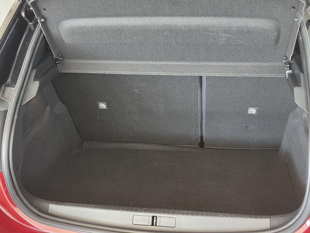 Opel CORSA 1.2 GS Line /D-Riem Verv. 62.000KM! /Camera /Apple + Android /DAB+! /Grootlicht ass. /Lane Assist /Dodehoek Detectie /Navi /Climat /Cruise /Elek. pakket /Bluetooth /Stoel + Stuurverw.! /Regensensor /17"L