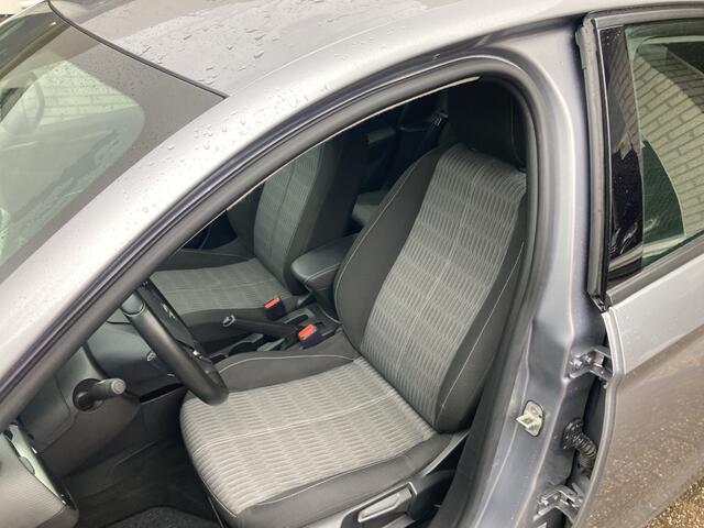 Opel CORSA 1.2 Edition 75pk / Navigatie
